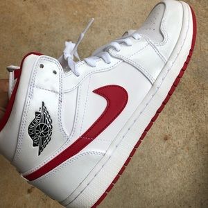 Nike Air Jordan Retro 1 mid OG white gym red